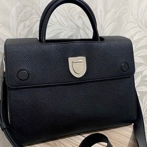 Dior  Diorever  Medium black